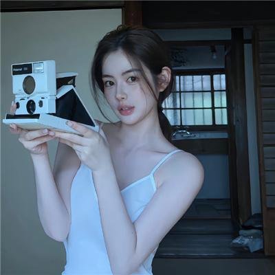 埃莱扎·施莱辛格：战妆